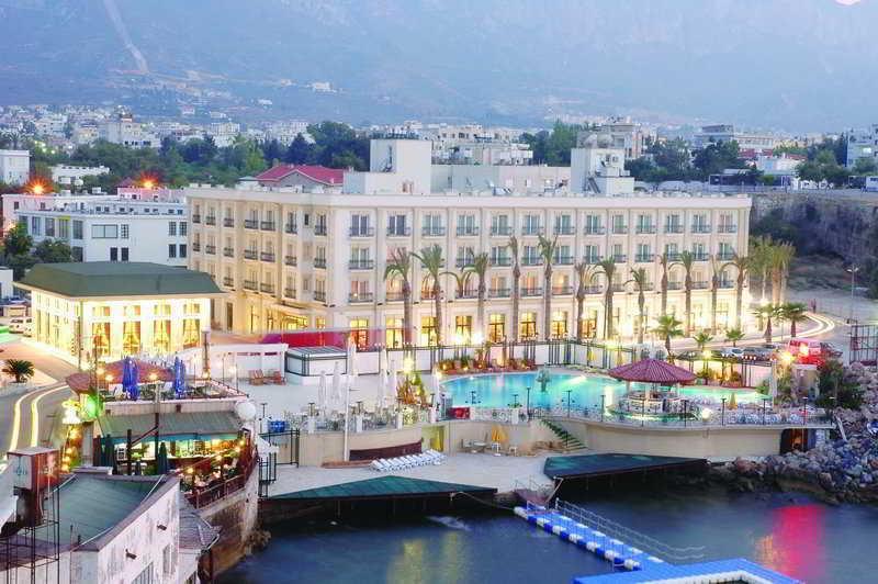 Rocks Hotel&Casino Kyrenia  Exteriör bild