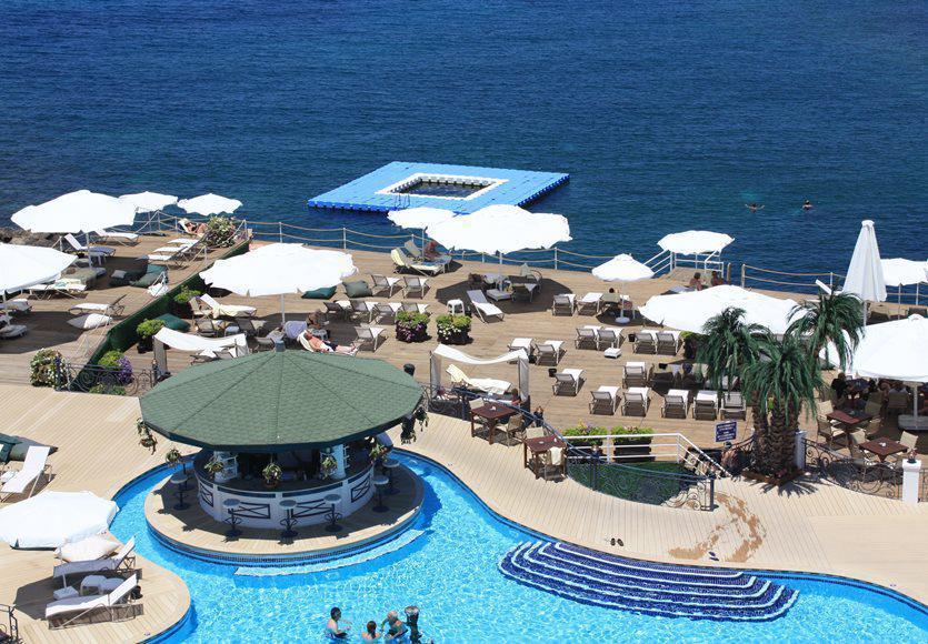 Rocks Hotel&Casino Kyrenia  Exteriör bild